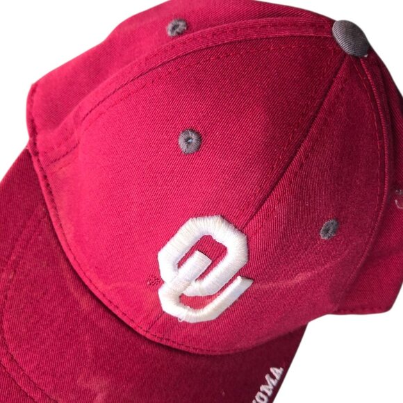 Oklahoma Sooners Childs Hat OU Logo One Fit By Top Of The World Distressed - Picture 9 of 16